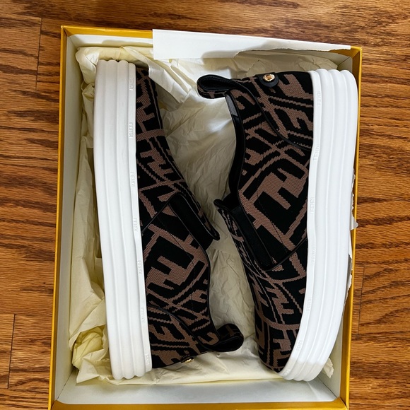 Fendi FF Vertigo tobacco/black slip-on sneakers in 39.5 - Picture 8 of 12